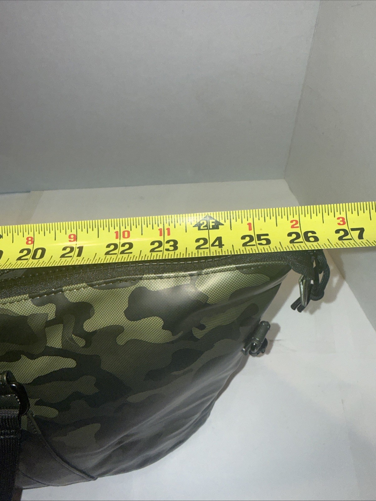 Duchamp Rubberized Camo Tote Duffle Bag Carryall Travel Gym Weekender USB cable