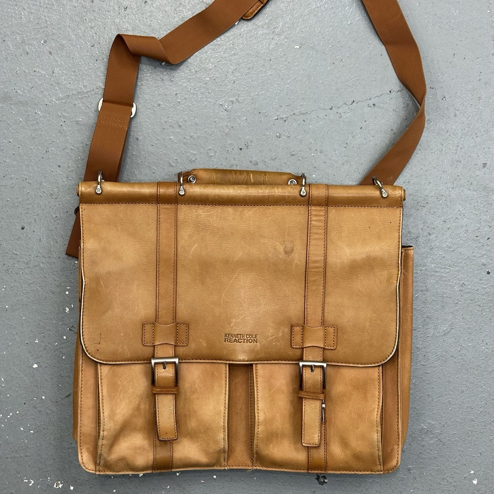 Kenneth Cole Reaction Leather Messenger Bag Beige Light Crossbody Briefcase