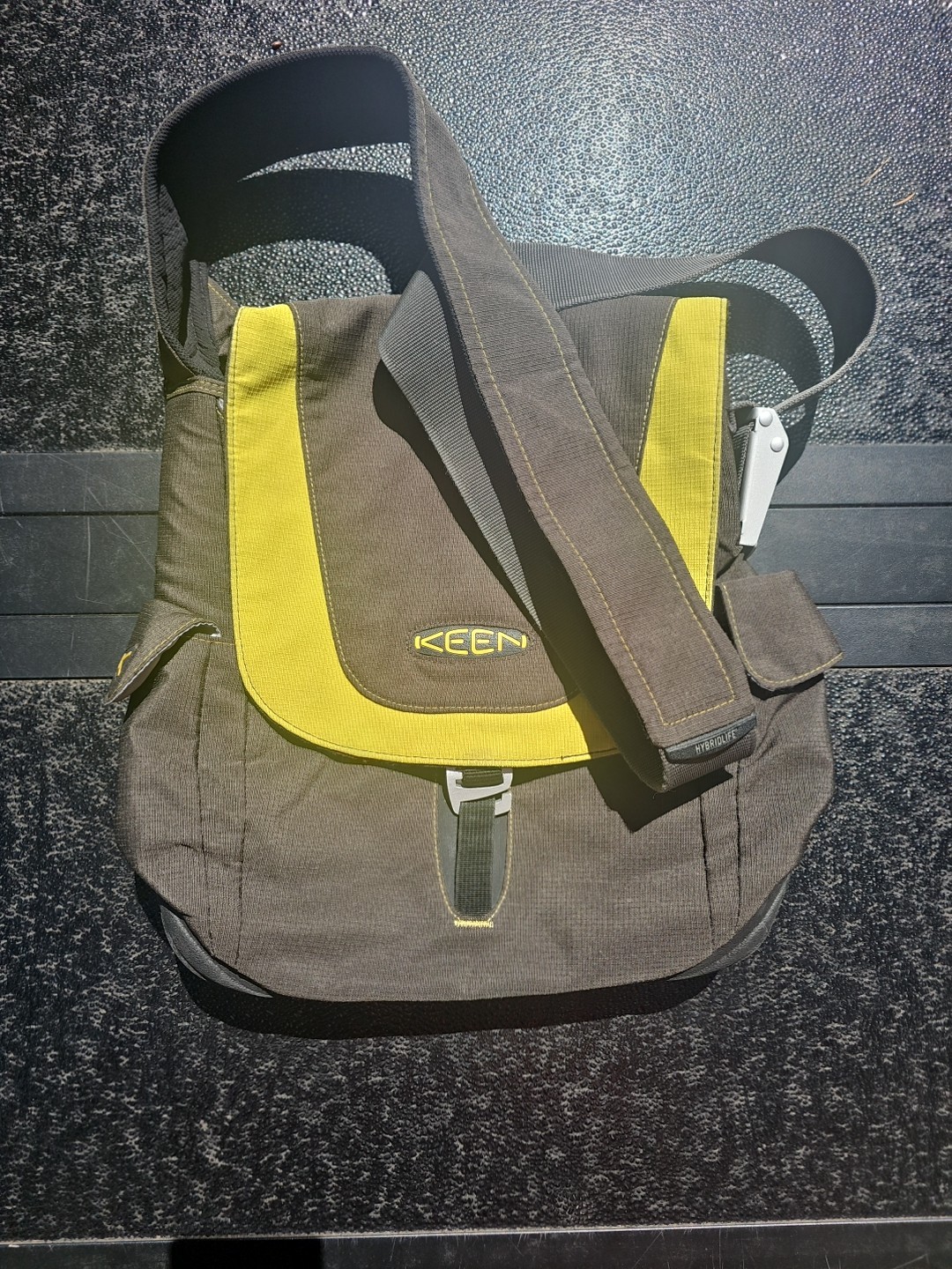 Keen Bag Backpack Oswego Dark Brown/Olive Messenger Crossbody Hybrid Transport