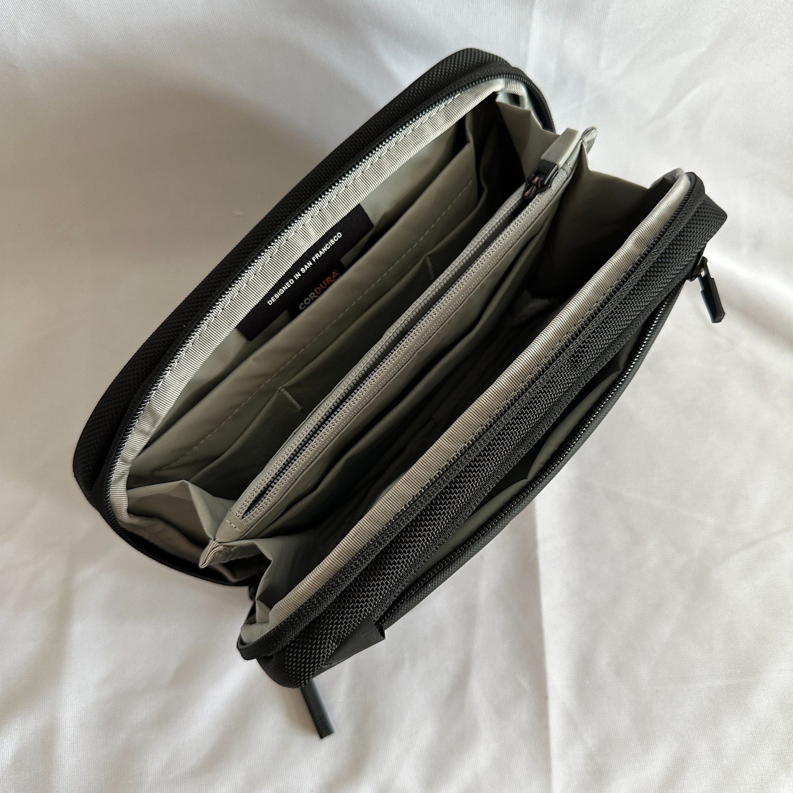 Aer Cable Kit 3 Black 2.6L Tech Organizer Travel Pouch