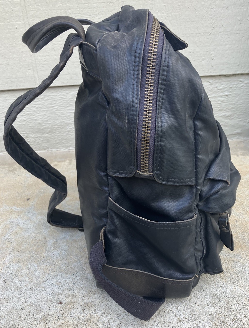 Frye Leather Zipper Backpack Black Distressed Leather 13”x12”