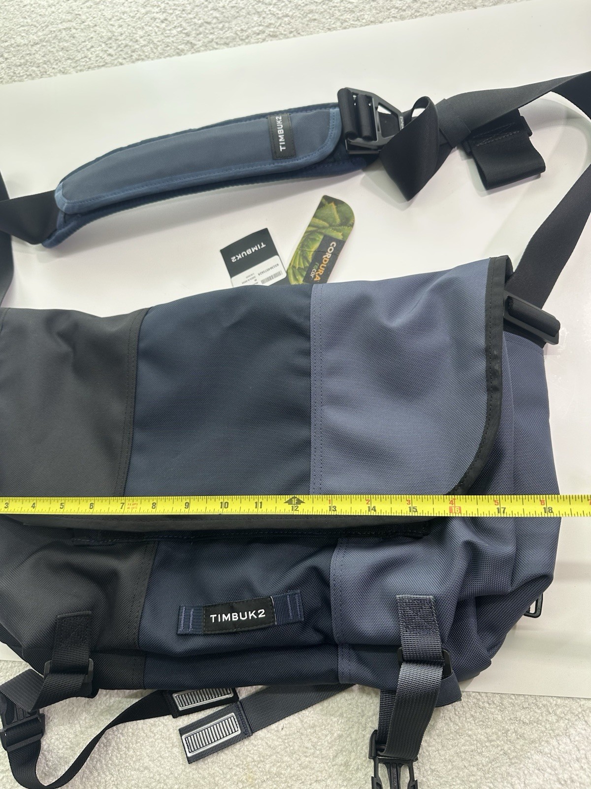 NEW TIMBUK2 CLASSIC MESSANGER BAG CROSSBODY LAPTOP BAG BLUE NAVY BLACK NWT