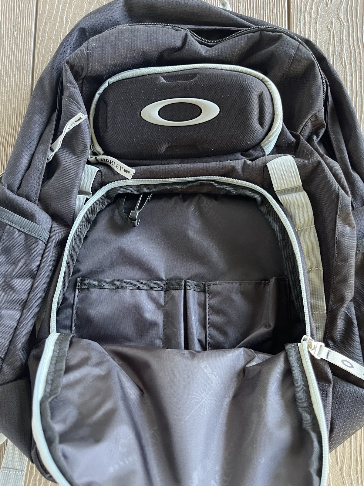 Oakley Backpack Works Pack Black w/Sunglasses Holder GUC