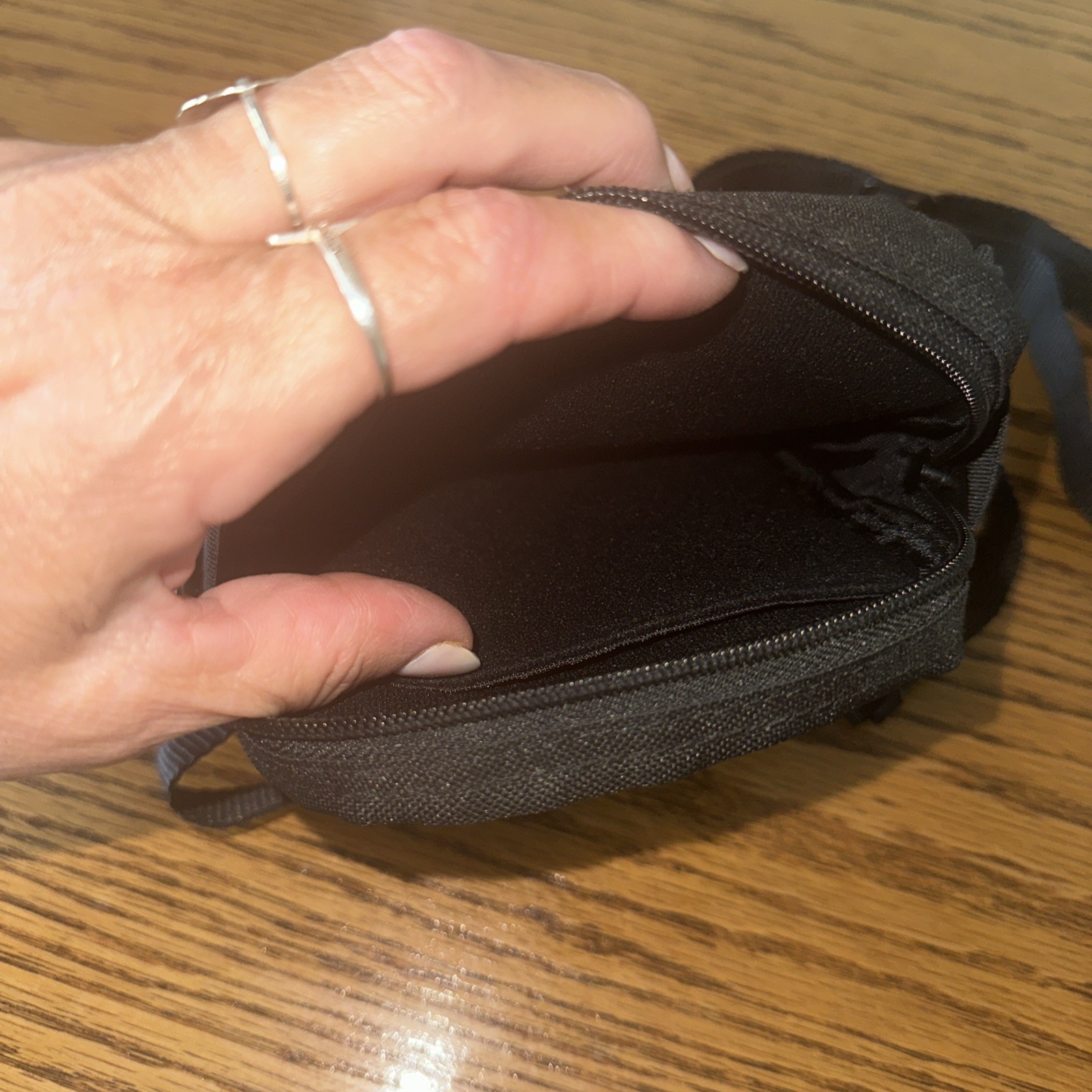 Duluth Trading Co. Canvas CrossBody Travel Style Shoulder/Waist Bag Blk NWOT!!