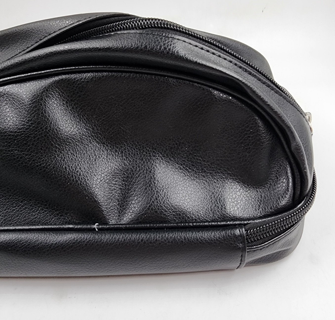 Polo Ralph Lauren Leather Travel Case Bag Men’s One Size Black Top Zip Closure