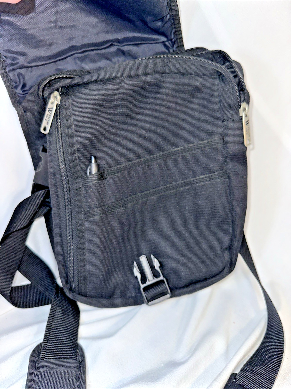 Western Pack Black Crossbody Messenger Bag Adjustable Strap Zip Buckle Pockets