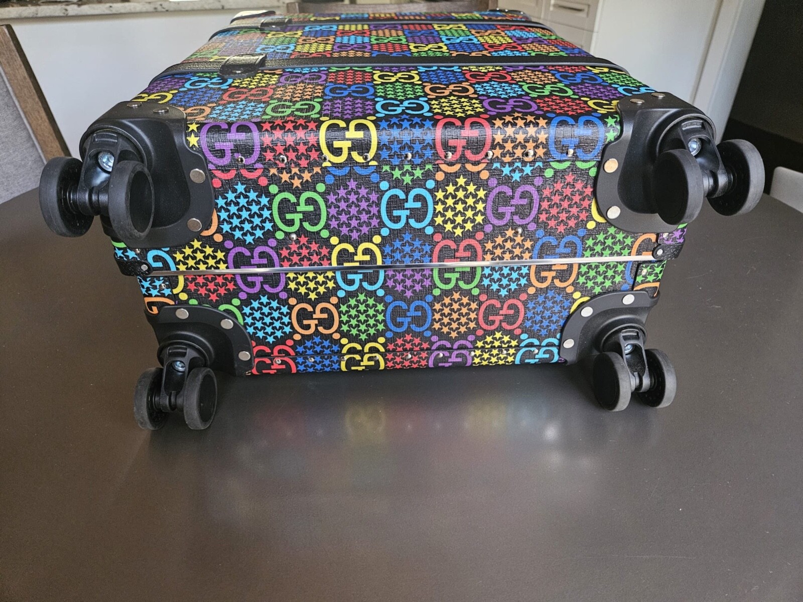 Gucci x Globe-Trotter Psychedelic Trolley w/ Dust Cover + Luggage Tag; Awesome!