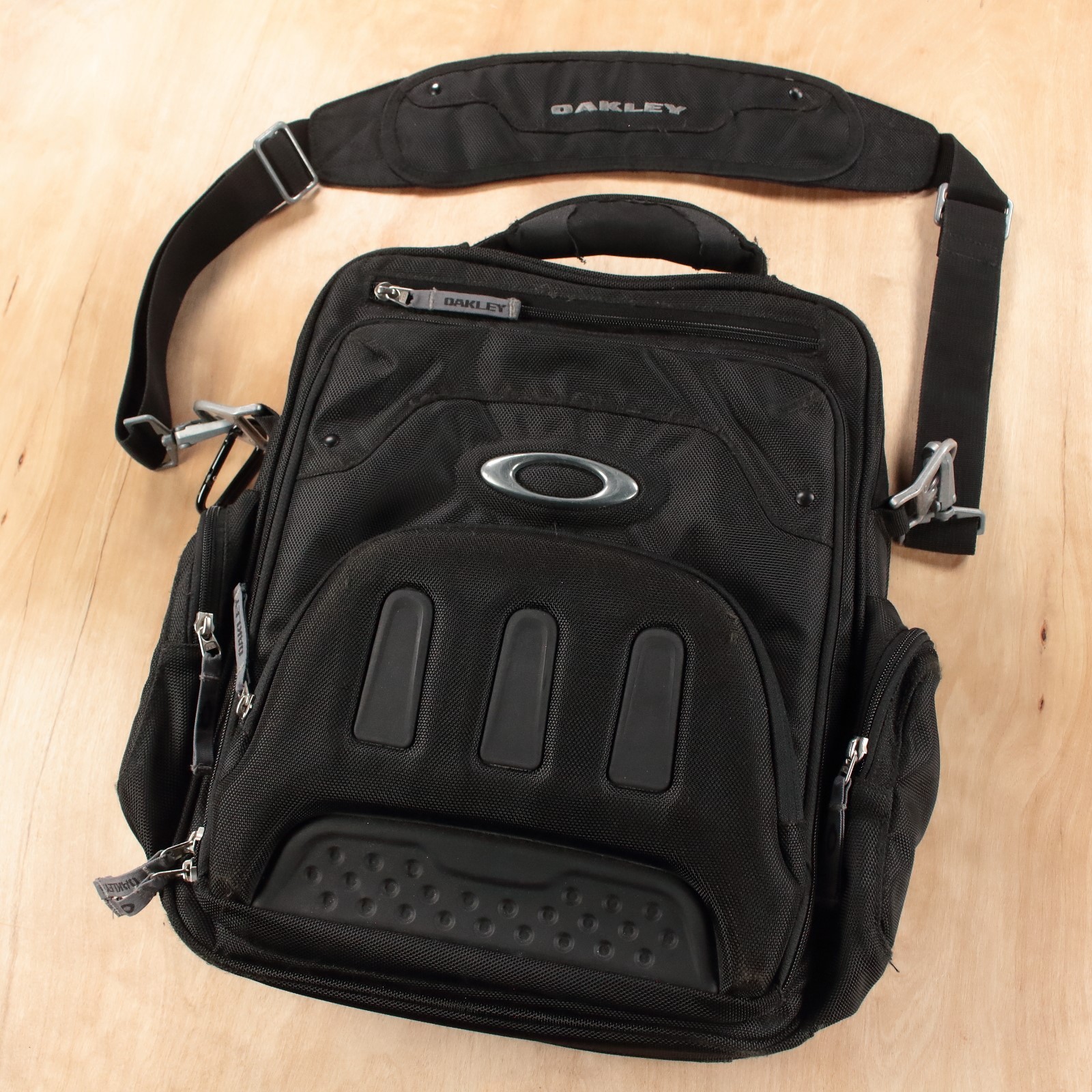 OAKLEY tactical vertical laptop shoulder messenger bag vtg y2k hacker cyber tech