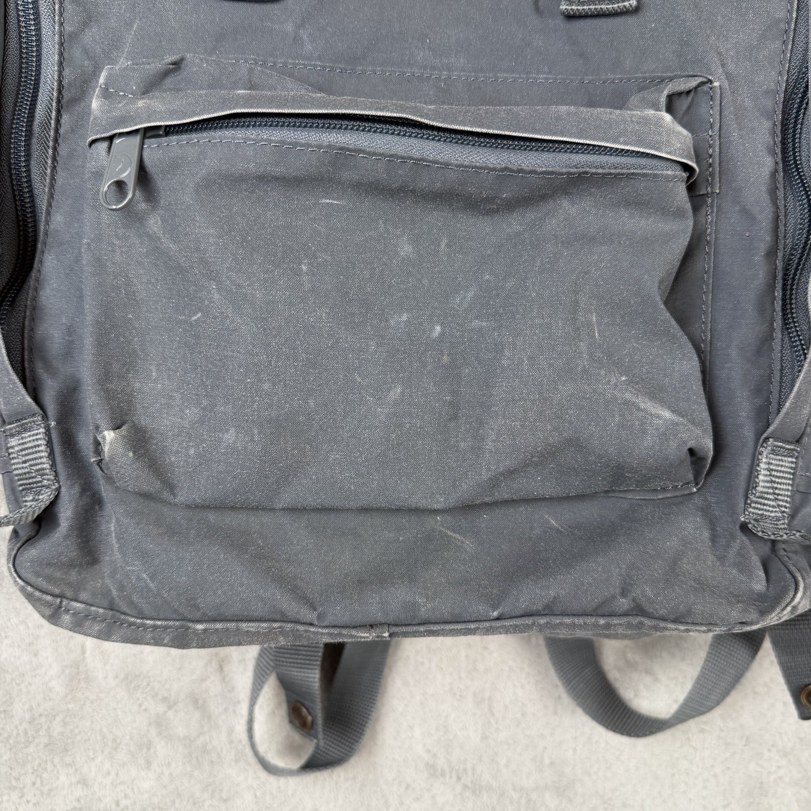 Fjällräven Kanken Backpack Gray With Removable Shoulder Strap Pads