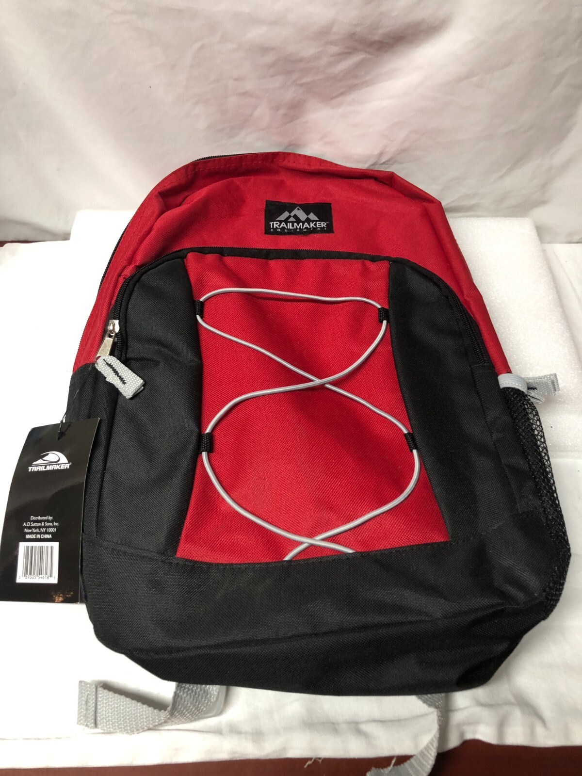 New with Tag Trailmaker Equipment Backpack Black RED 17X14X5 Never Used