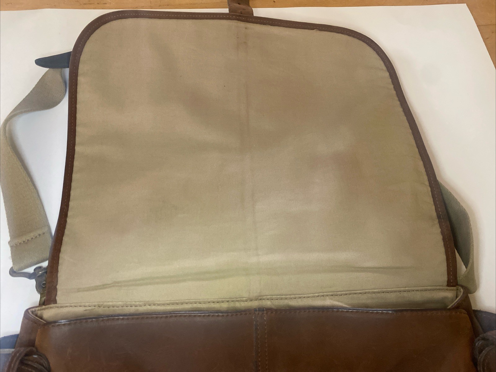 Vintage Schlesinger 19” Leather Messenger Bag Satchel Distressed Rustic Brown *