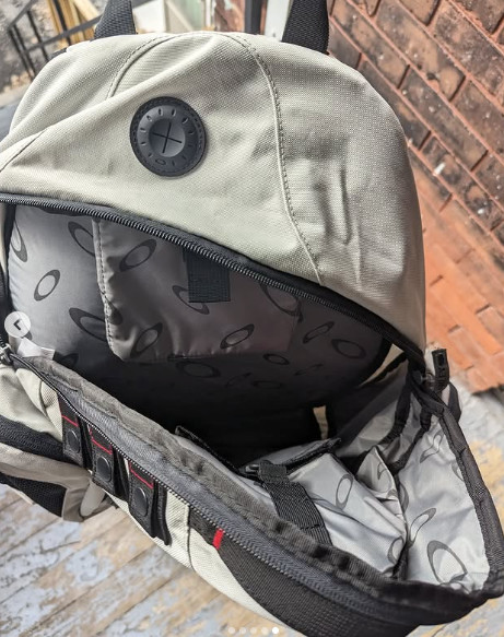 NEW with Tag – Oakley Planet Pack 2.0 Vintage Tactical Backpack, Color BLACK