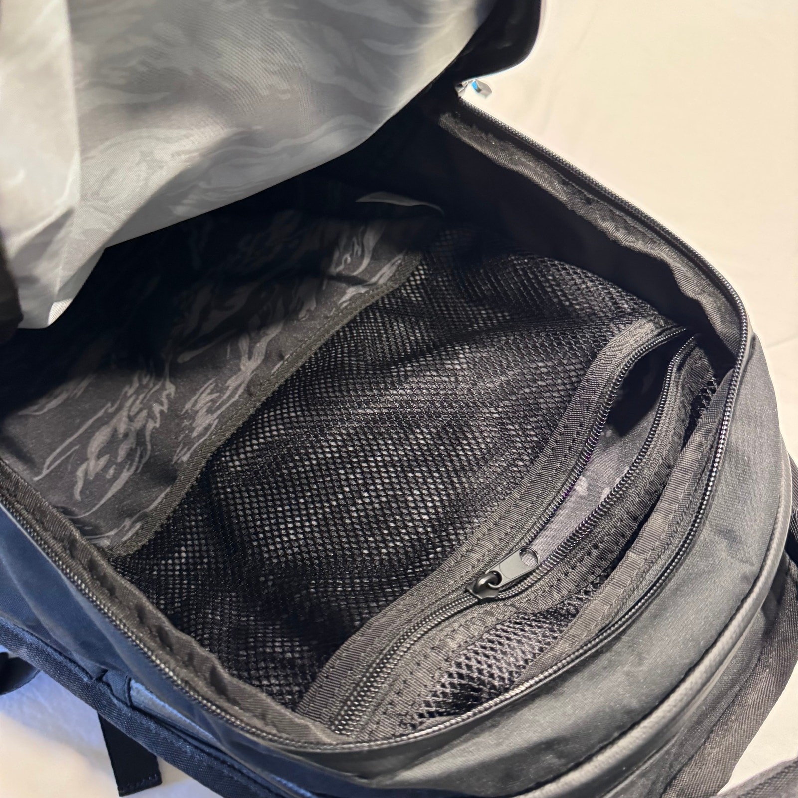 NEW Hurley Protect Travel Mens Backpack 21″ x 17″ x 8″ Black 7-Pocket Padded NWT