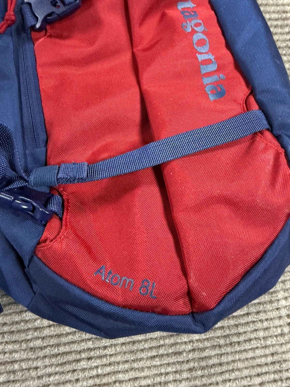 Patagonia Atom 8L Classic Red/ Blue Crossbody Sling Bag Backpack Hiking Travel