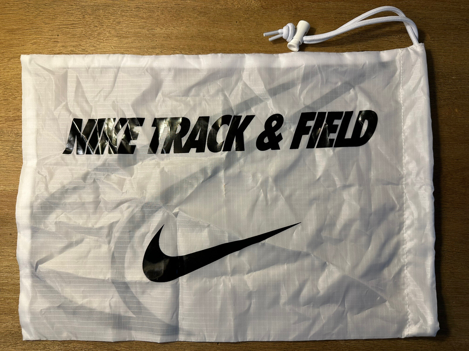 NIKE TRACK AND FIELD DRAWSTRING SHOE BAG WHITE SIZE 11.5″x 16.5″ NEW