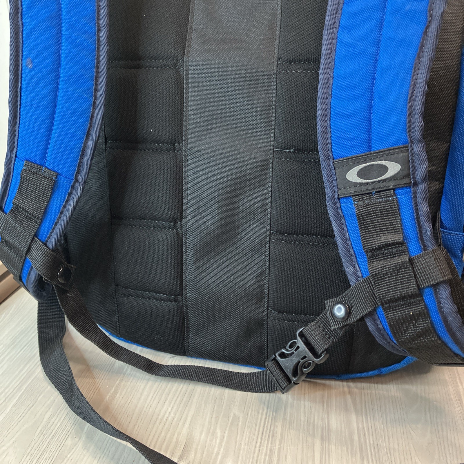 Oakley Y2K Backpack FA15 Large Cushion Pocket Laptop 19x14x6 USA Blue NICE!