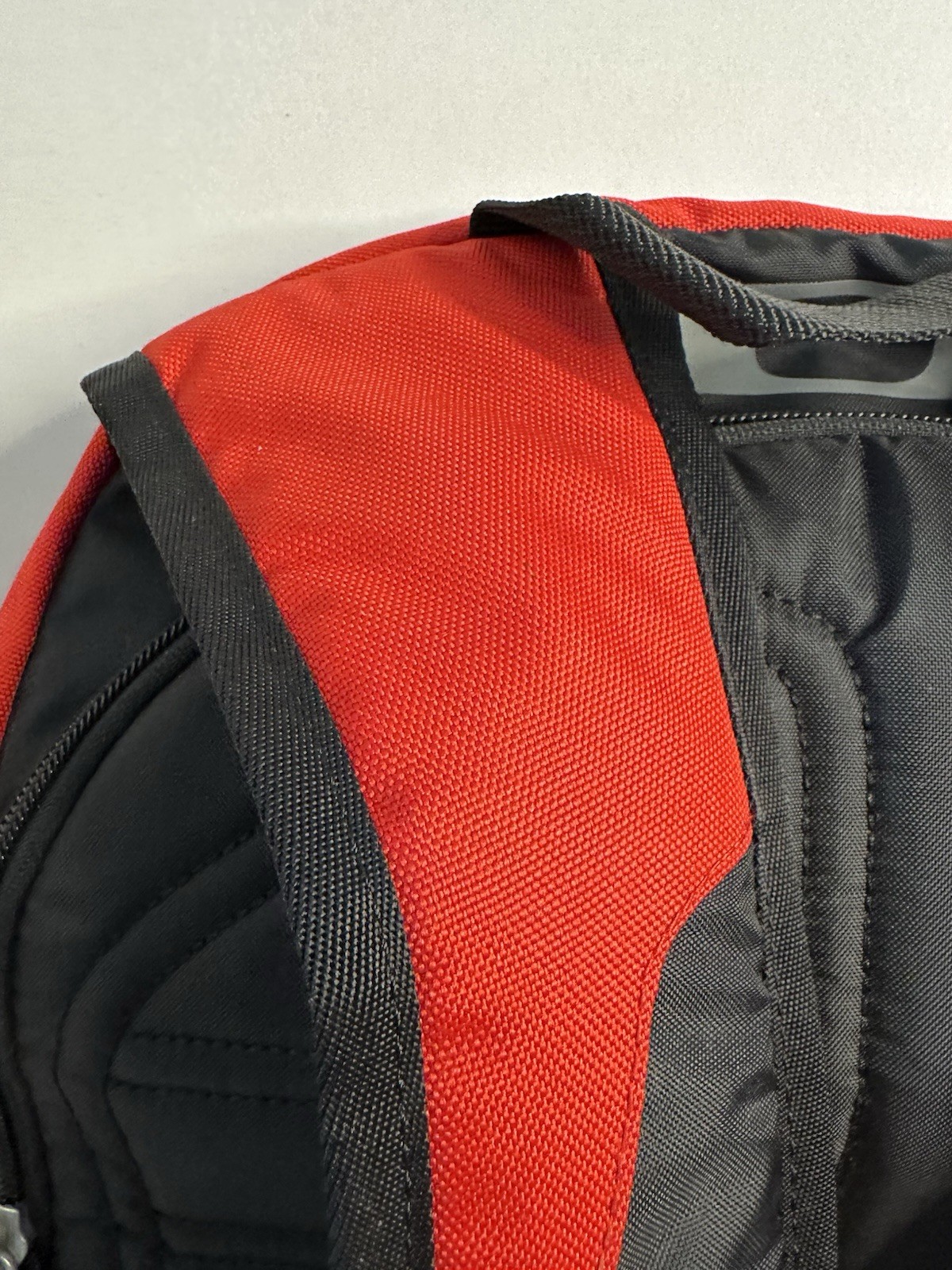 Oakley Backpack Red/Black with Padded Back Panel & Front Pocket N/W/T (Defects)