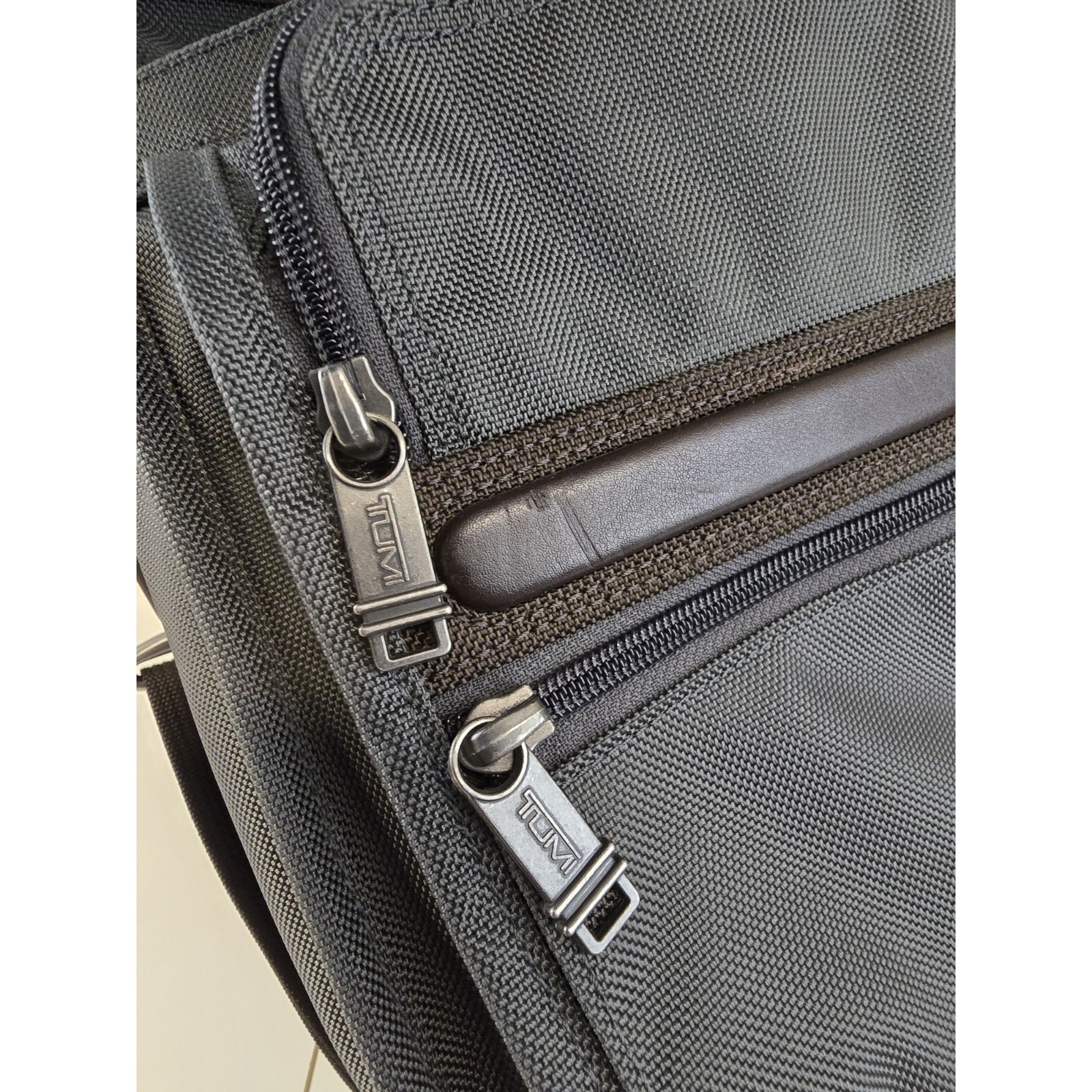 TUMI Alpha Gray Ballistic expandable Laptop Business Briefcase VGC $595