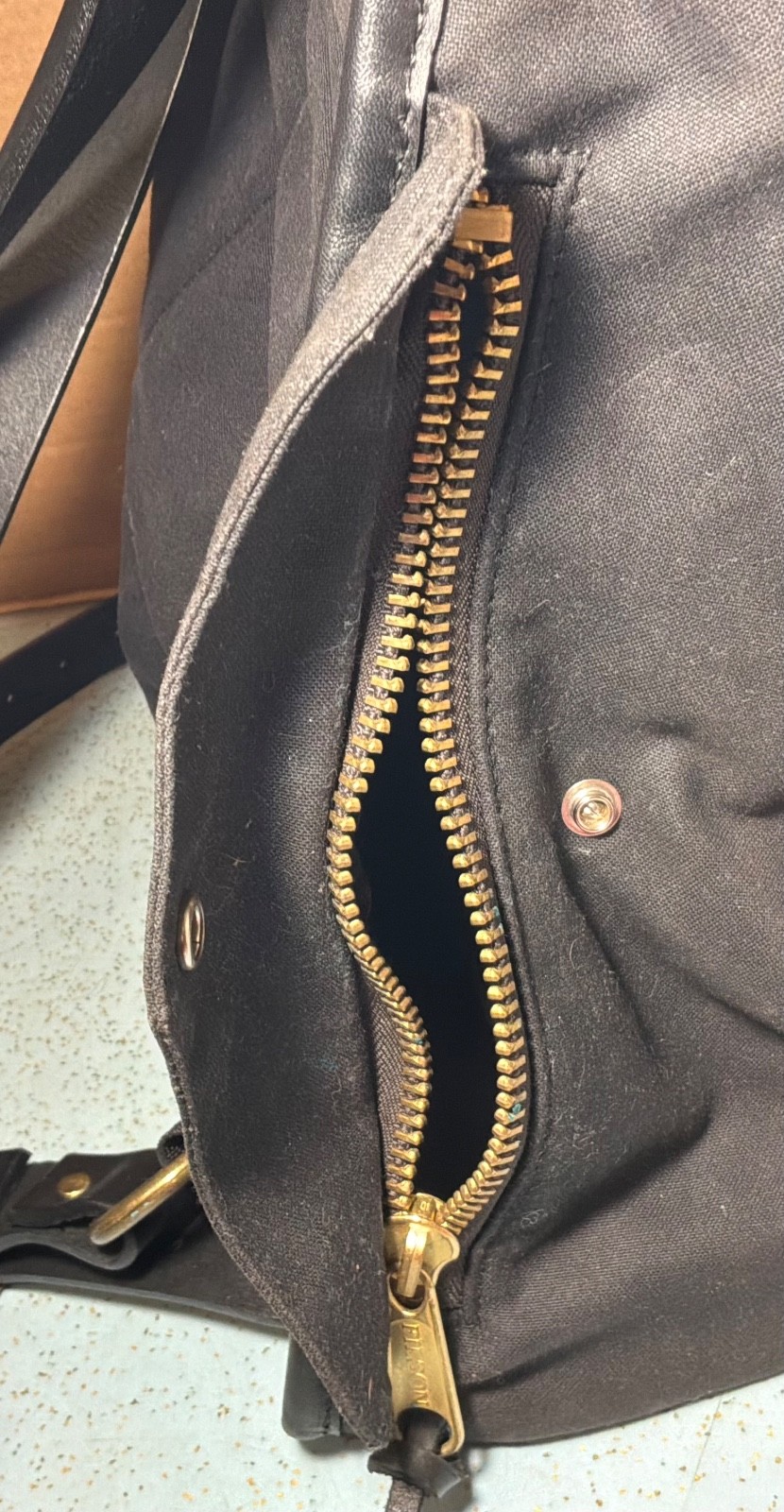FILSON RUGGED BLACK BACKPACK w/LEATHER BRIDLE STRAPS & BRASS BUCKLES DRAWSTRING