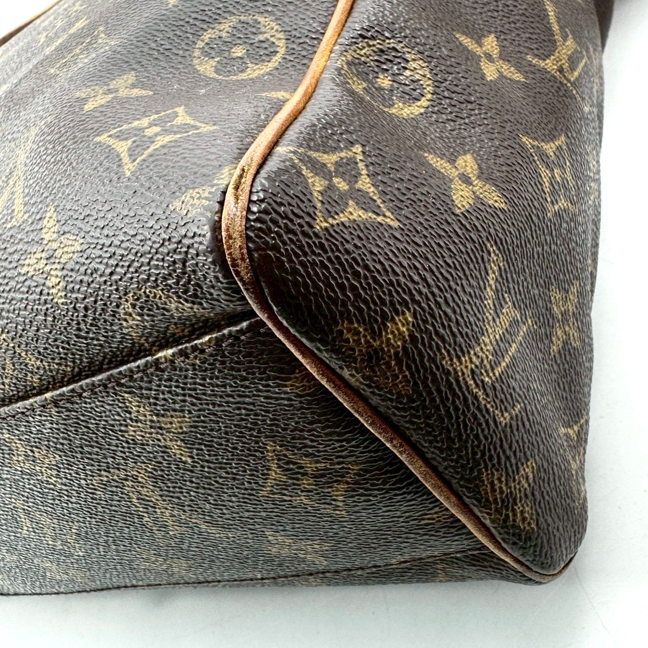 LOUIS VUITTON Abbesses Messenger Shoulder Bag Monogram SP1021 Leather Used