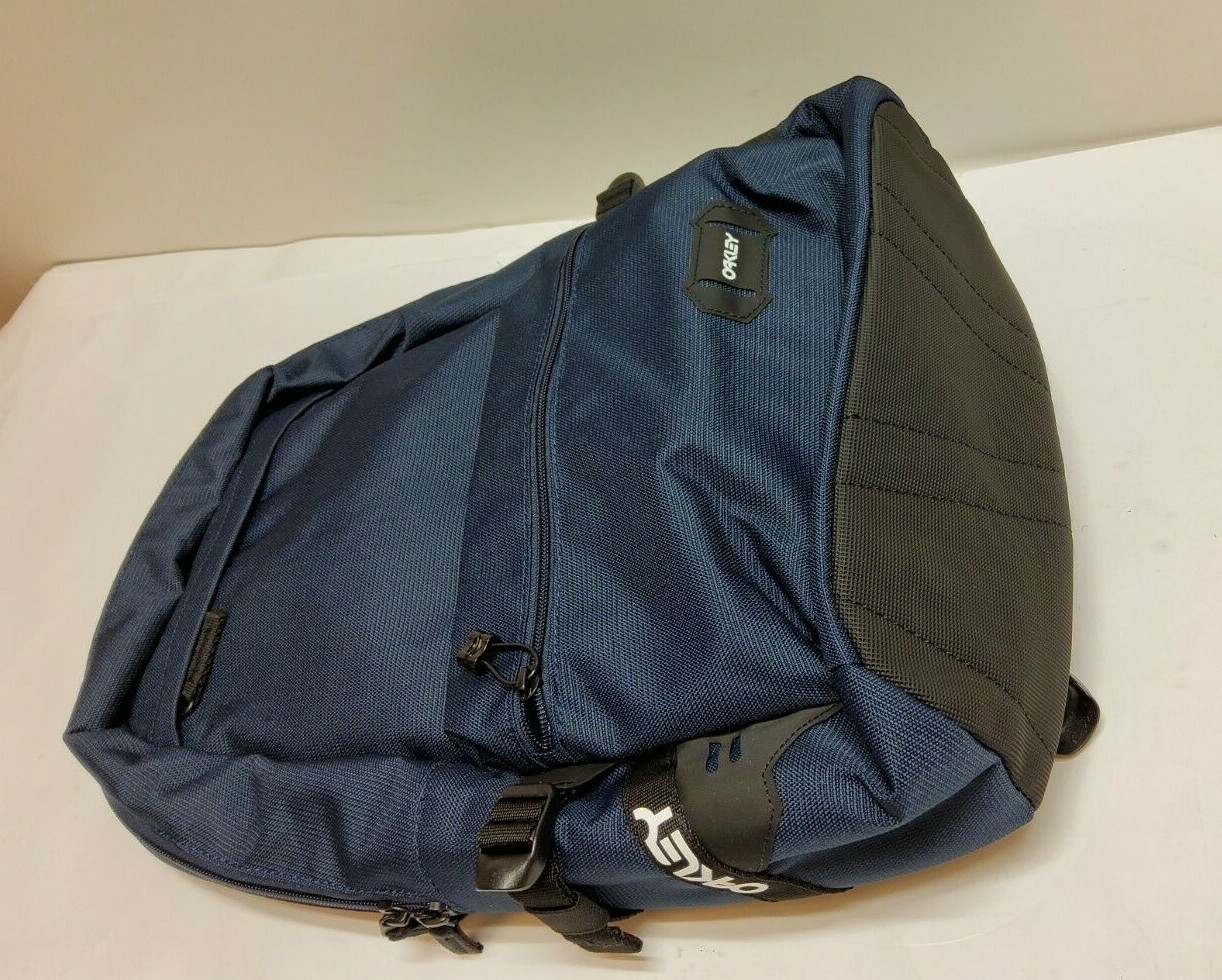 New Oakley Men’s Crestible School Backpack