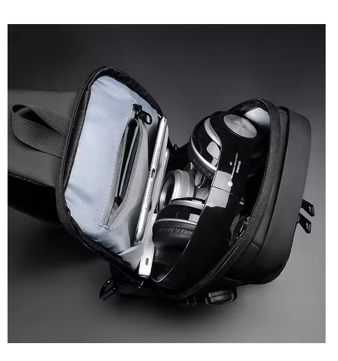 Men Anti Theft Chest Bag USB Charging Sling Crossbody Shoulder Pack Trip Bag