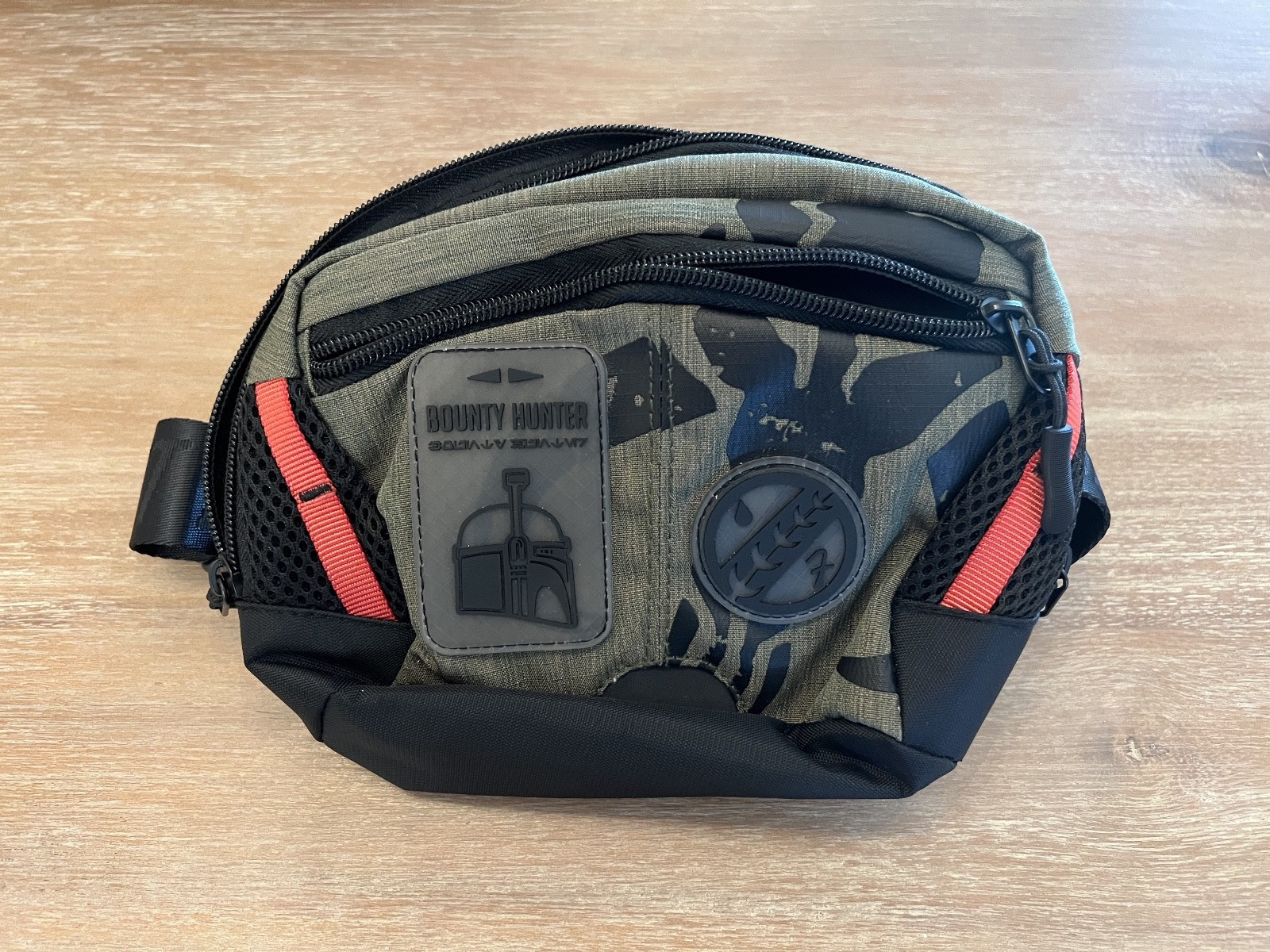 BOX LUNCH Star Wars Boba Fett Mandalorian Fanny Pack Sling Bag PLUS WALLET