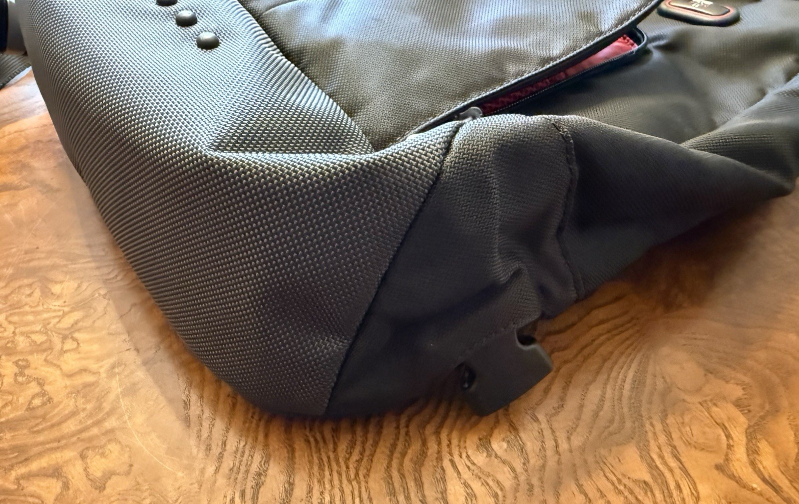 Tumi T-Tech University 5106D Black Convertible Backpack Sling Bag Zip Closure EU