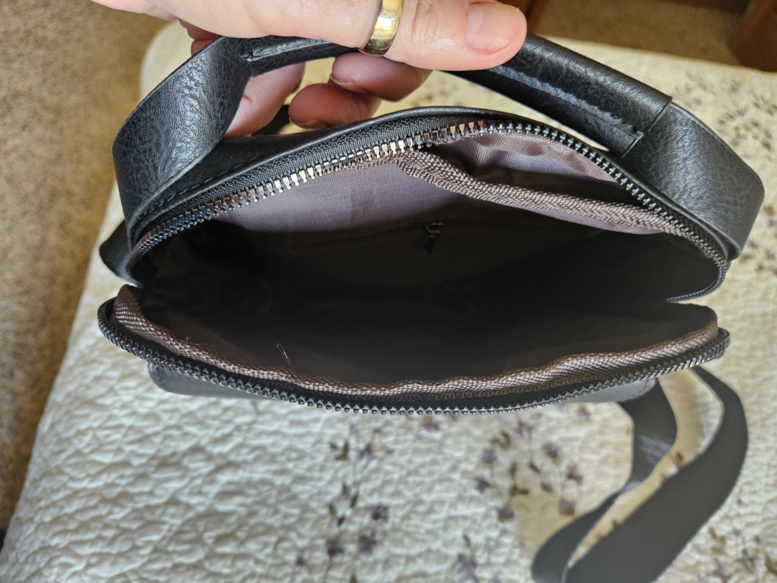 Unisex Black Small Crossbody Messenger Bag Zip & Magnetic, Adjustable Strap