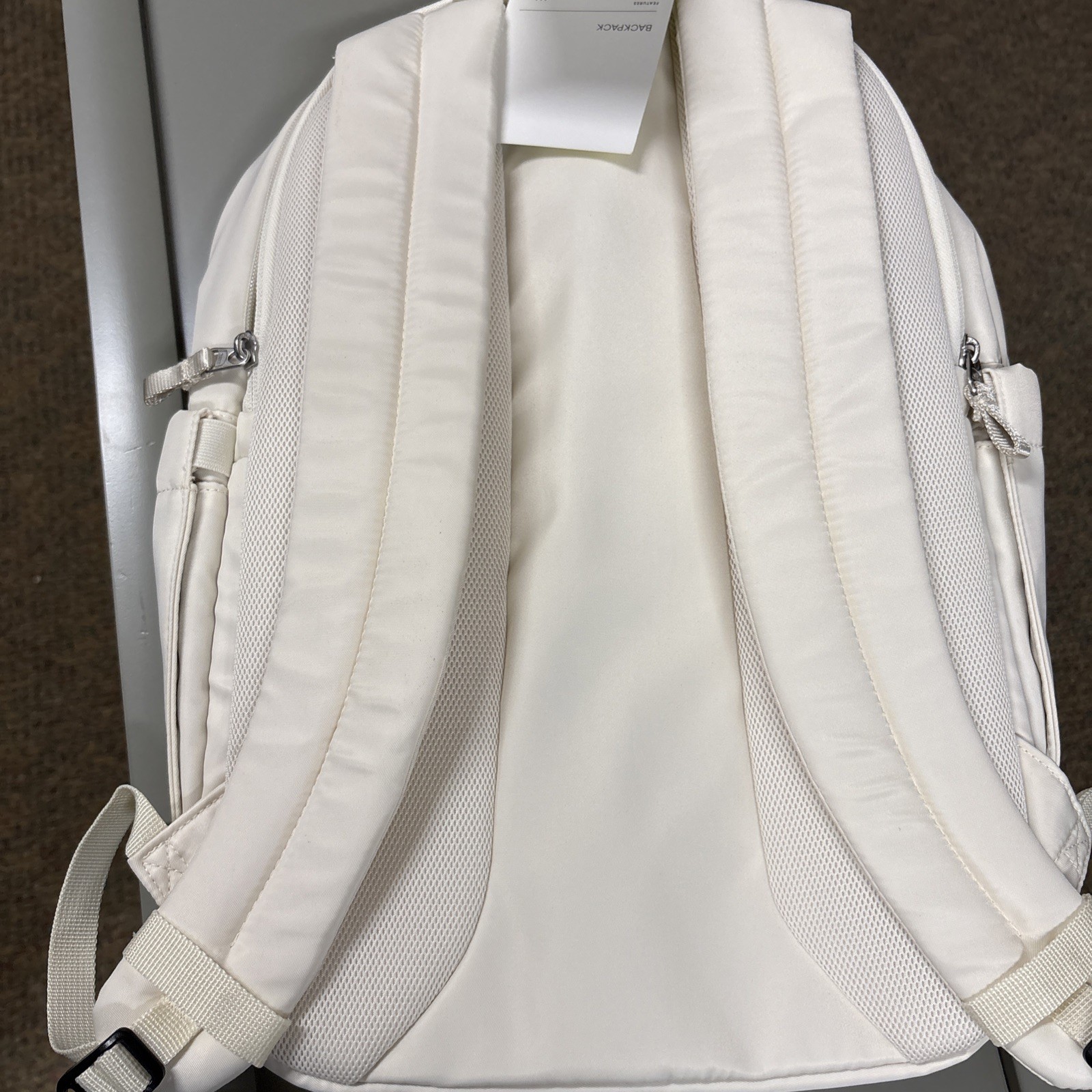 17.5″ Lifestyle Backpack Off-White – All in Motion