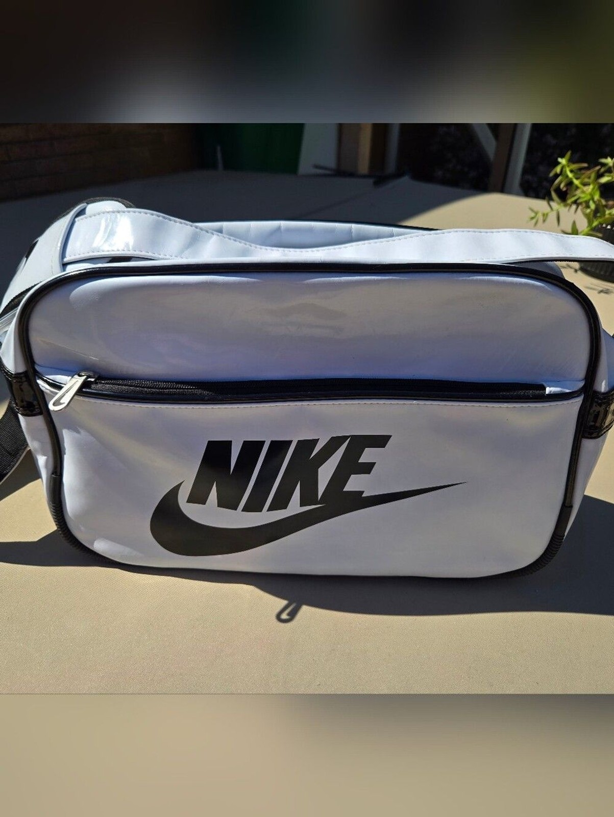 VINTAGE Y2K NIKE HERITAGE TRACK BAG – Glossy White/Black 🏁