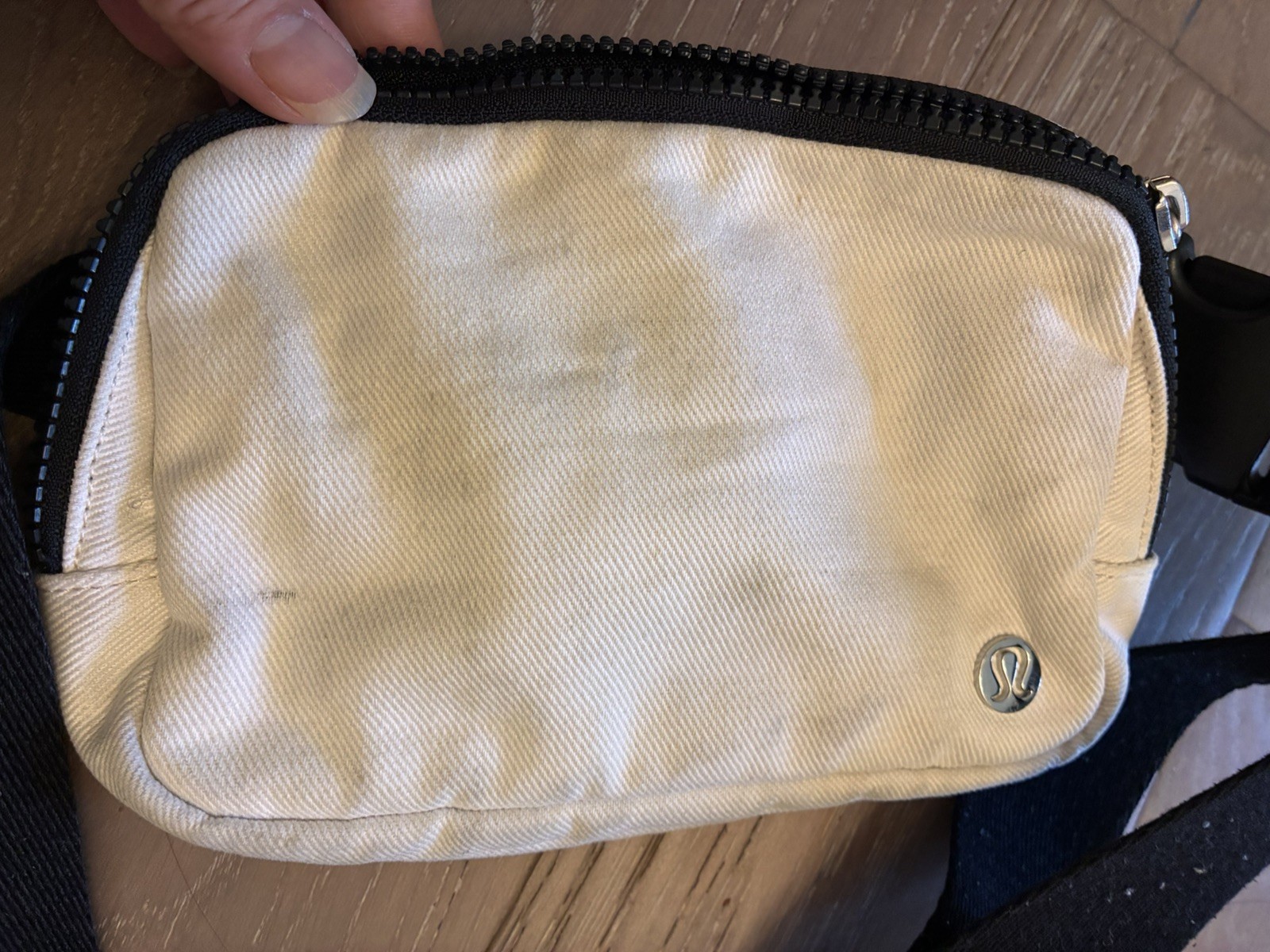Lululemon Belt Bag & Fanny Pack White w/Black Adjustable Strap Zipper Unisex