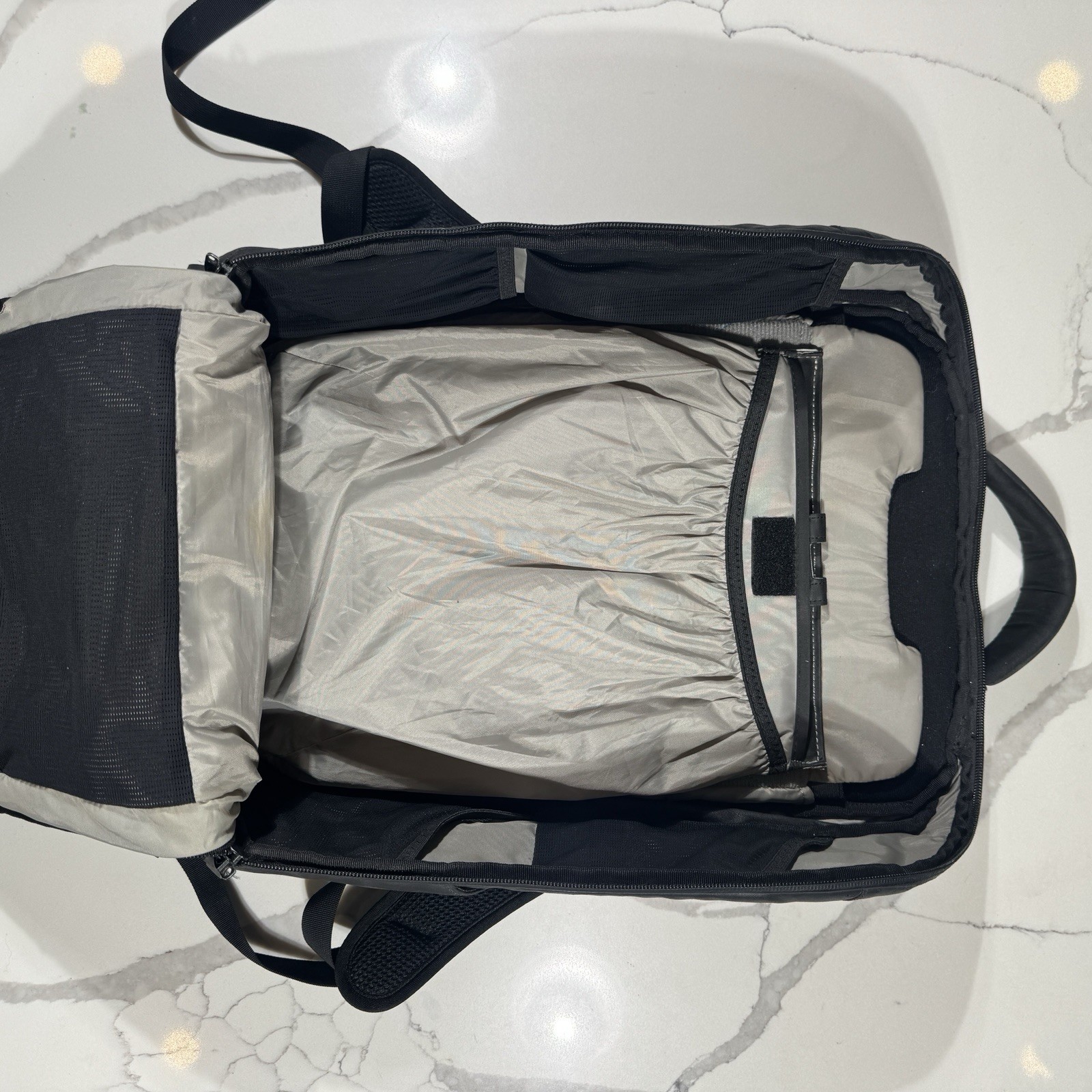 Nomatic Travel Pack 20L, Expands to 30L, Black Color, Good Condition, $349 Value