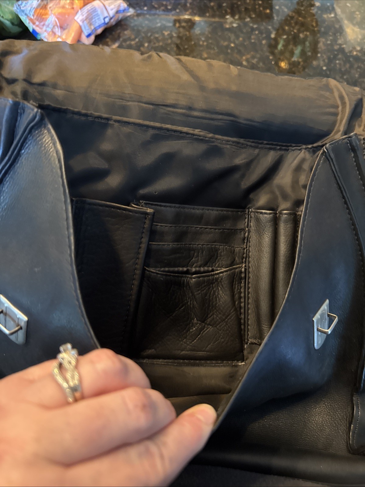 Wilson’s Black Genuine Leather Messenger Bag. Great Condition
