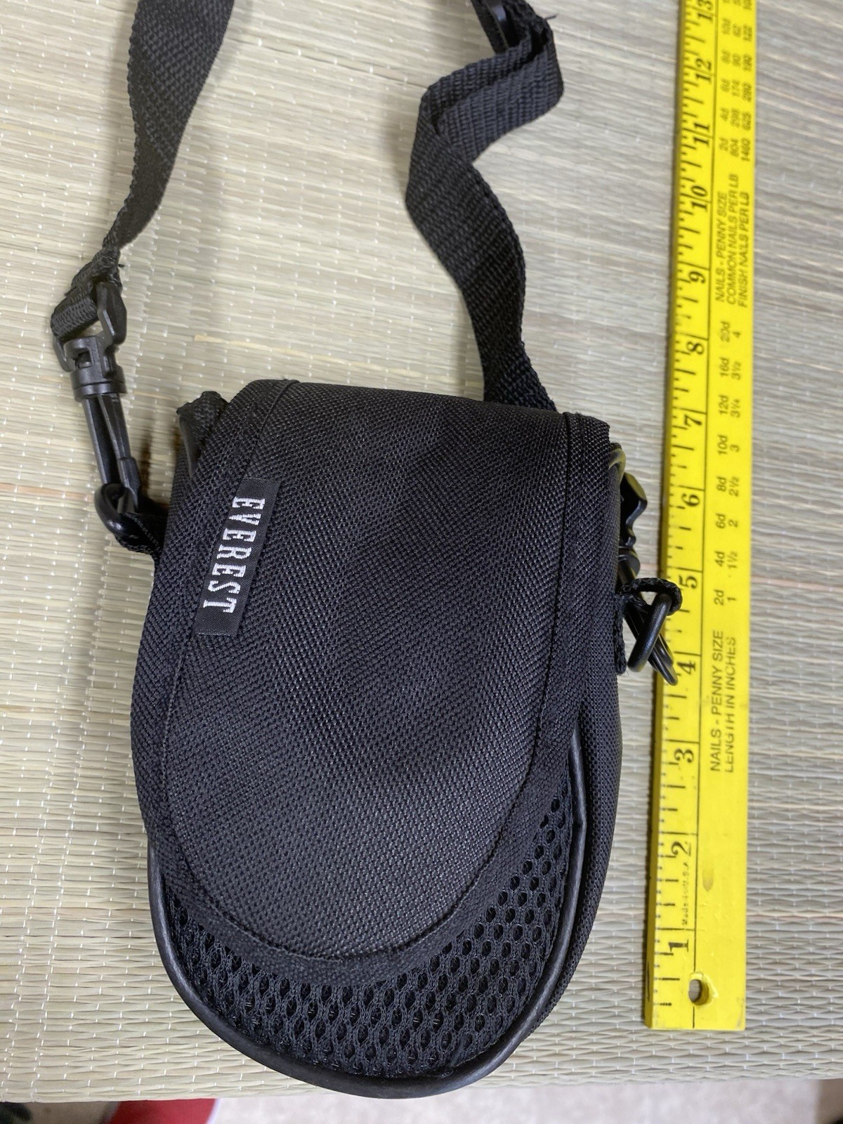 Everest Men’s Small Black Crossbody Pouch Bag Hook & Loop, Adjustable Strap