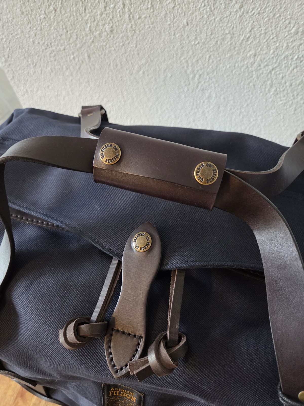 Filson Rugged Twill Medium Duffle Bag | NWT | Navy | Made in USA | MSRP $599