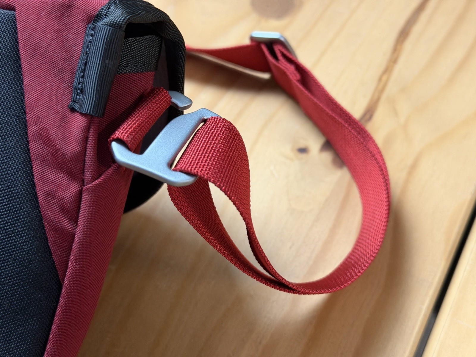 1733 Messenger Crinkle Nylon (Red Konbu, 2.5L)