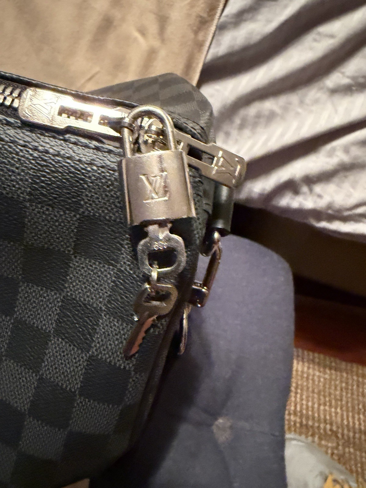 Louis Vuitton Keepall 55 Bandouliere Damier Graphite LV Travel Duffle Bag SD3102