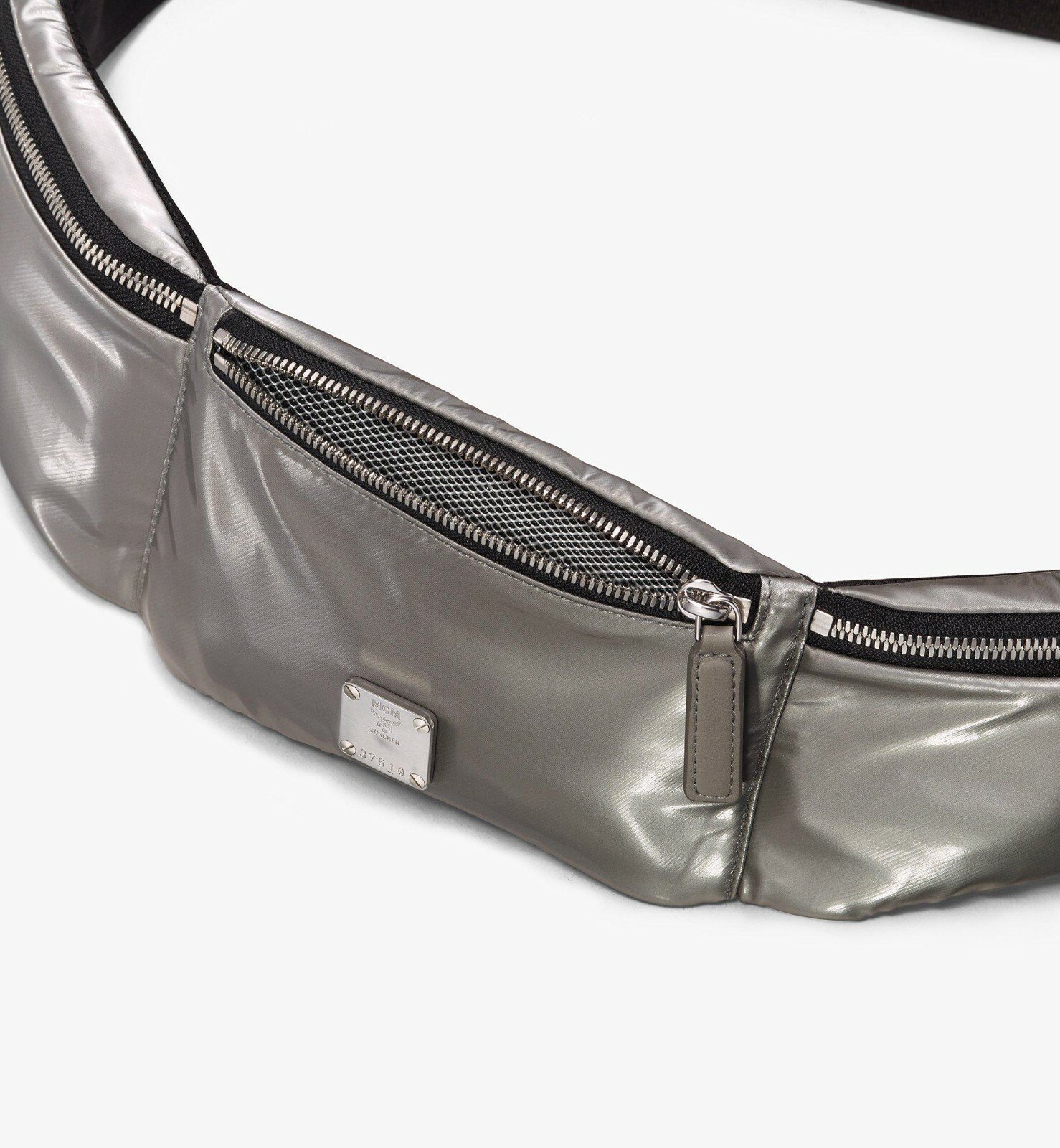 $525 New MCM Unisex Silver Nylon Jemison Crossbody 2 in 1 Bag MUR9AJV03TV001
