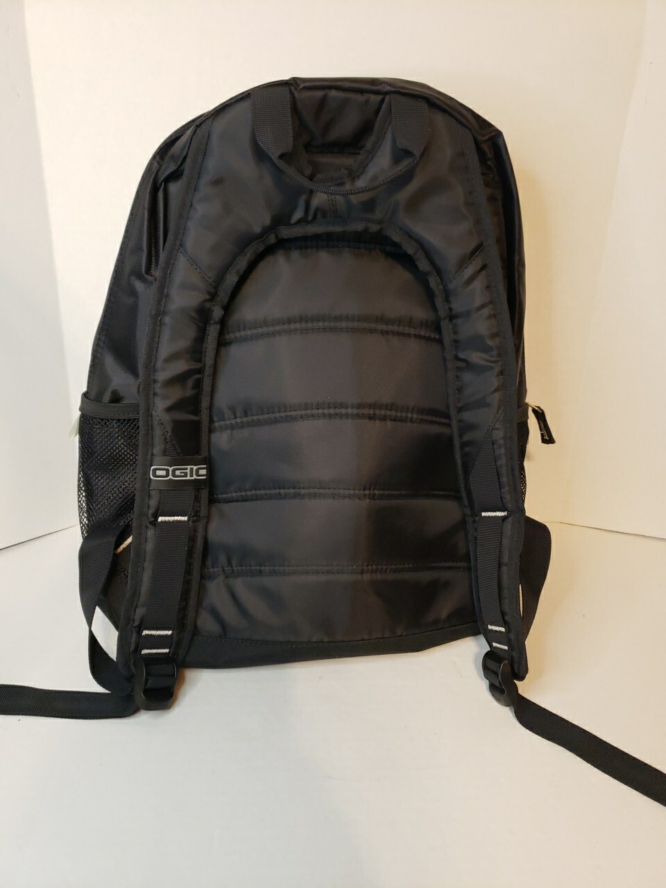 NEW OGIO Carbon Backpack with Audio Pocket Headphone Port RARE Street Heat Black