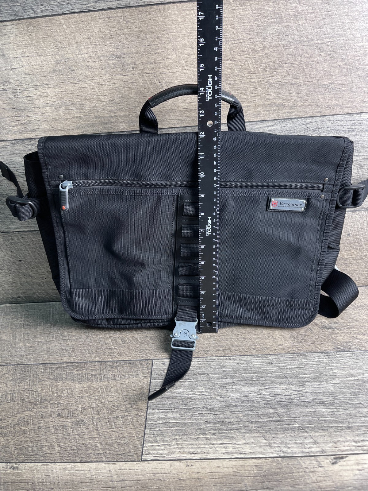 Victorinox Bag Messenger Black Zip Outer Pockets Adjustable Strap Crossbody