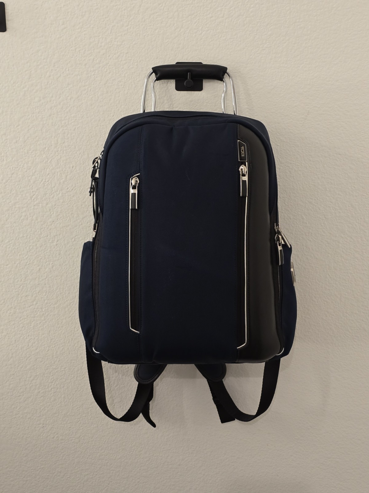 Tumi Arrive Logan Medium Backpack Signature Blue Tumi Arrivé 14.5″x15.5″x5″