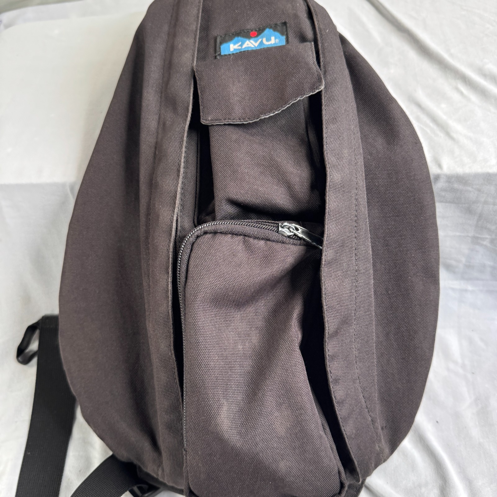 KAVU Rope Sling Bag Crossbody Backpack Black Embroidered Logo Adjustable Strap