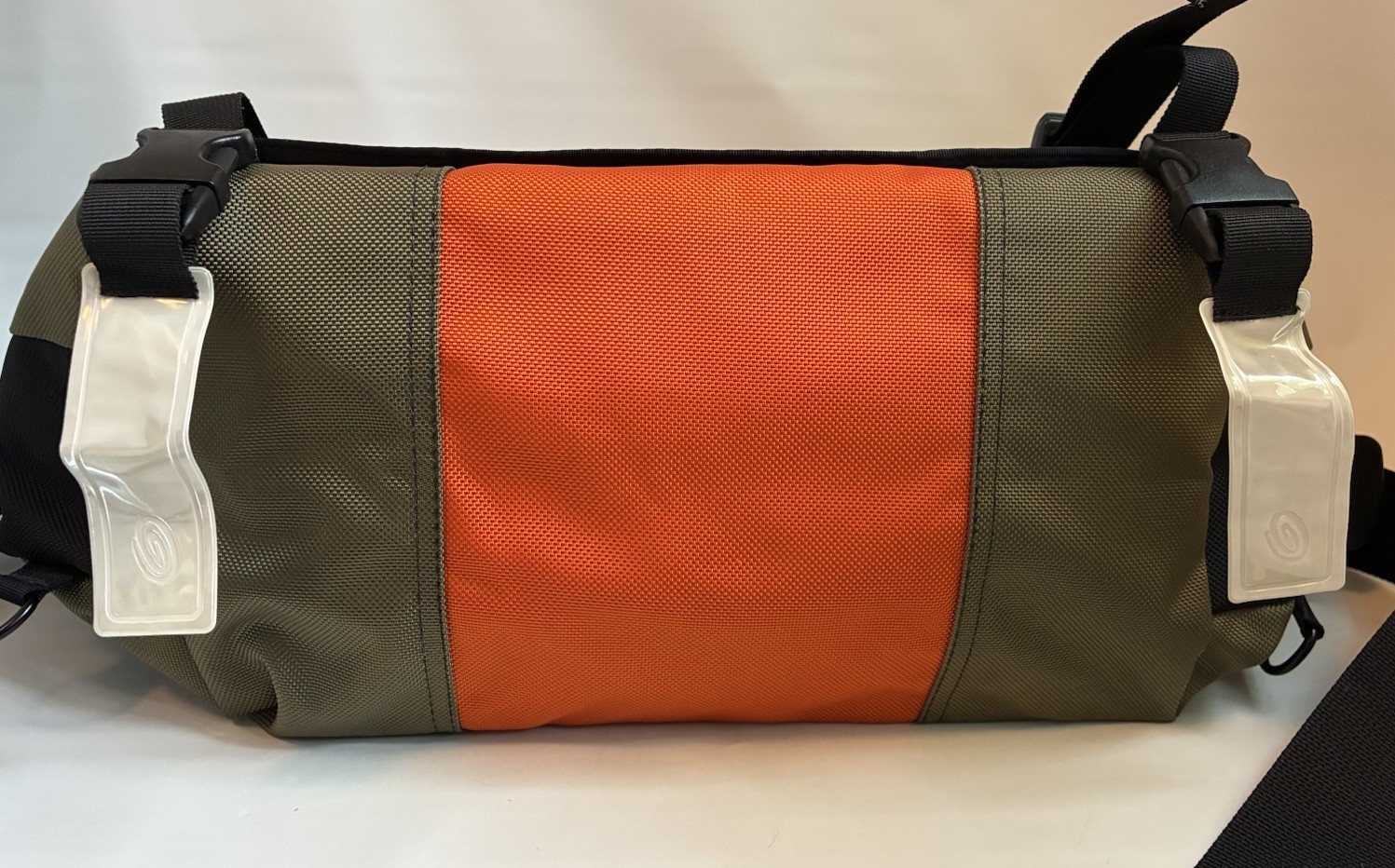 Timbuk2 Classic Messenger Bag Large 19x15x5 Crossbody Microsoft olive orange