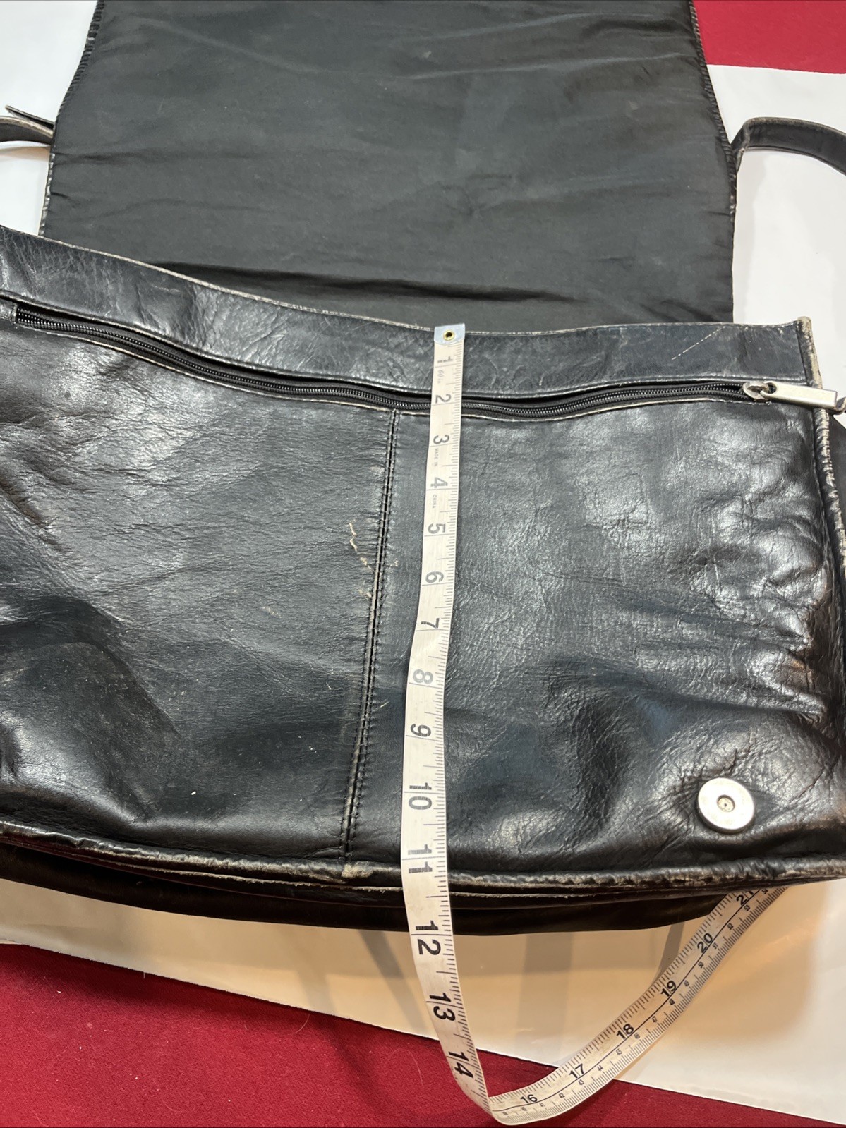 Wilsons Leather BLACK Messenger Flap BAG Distressed Grunge office School Retro