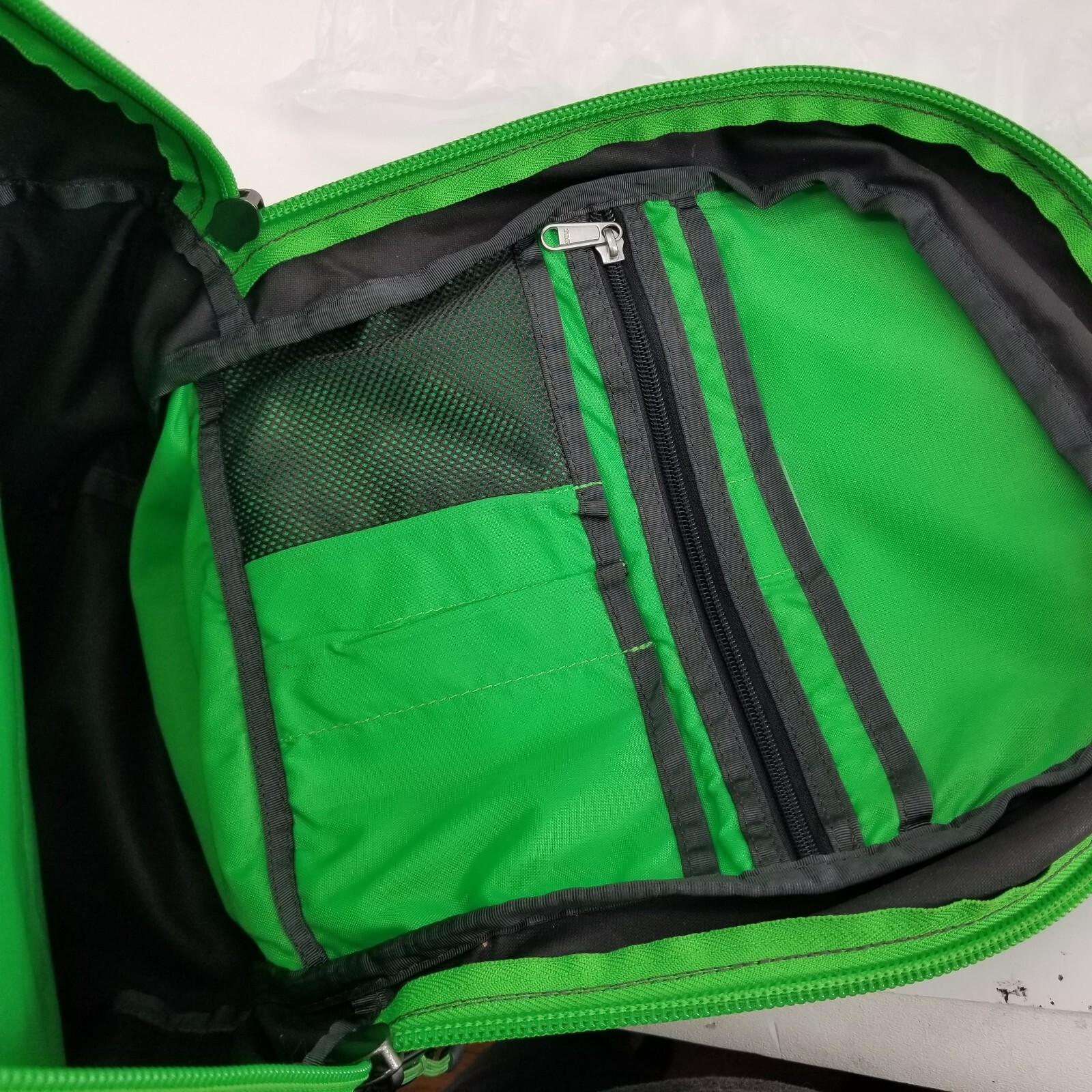 North Face Jester 28 Liter Black Green School Hiking 18 Inch Backpack