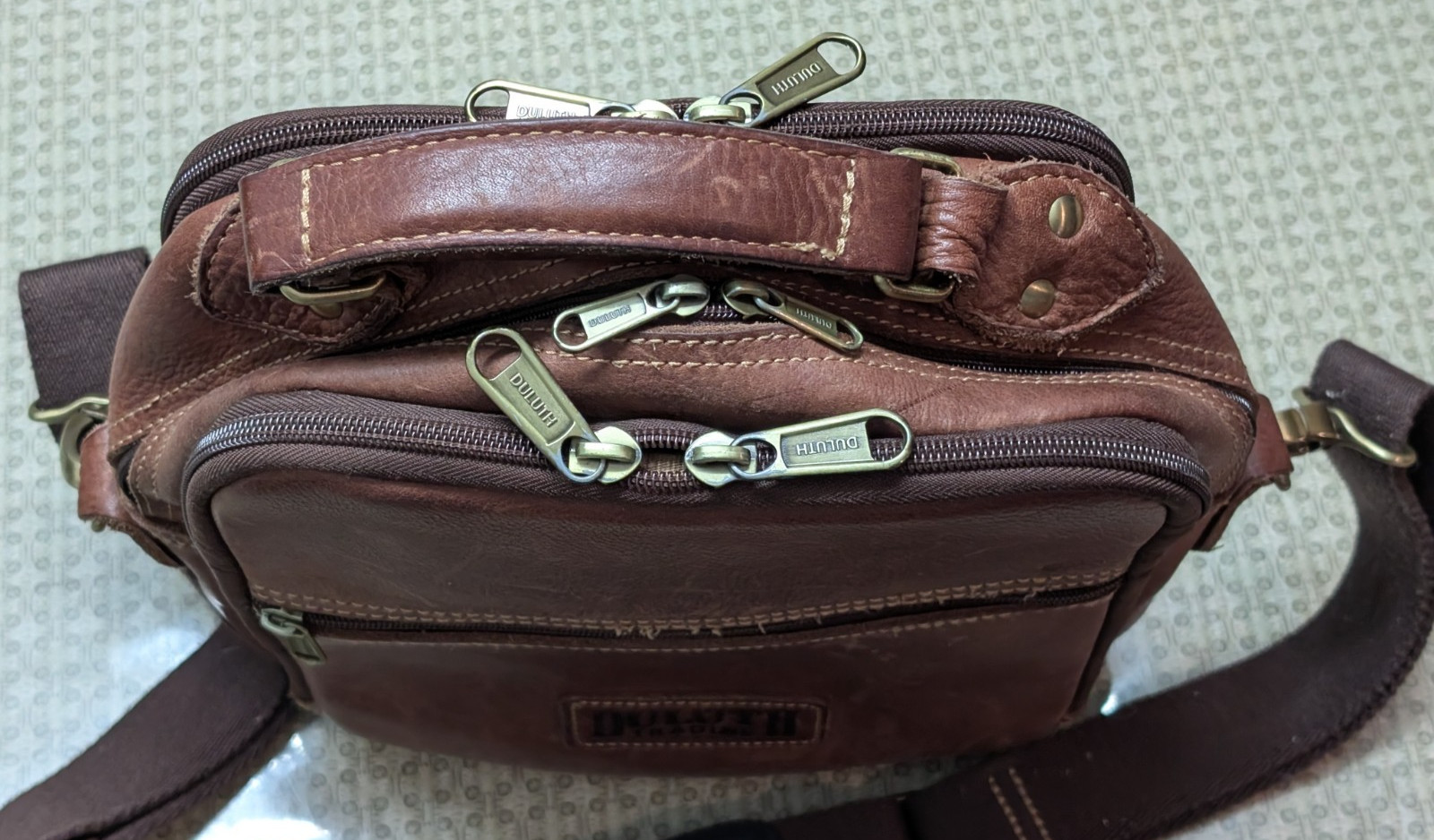Duluth Trading Co Lifetime Leather Travel Bag 12 inch Crossbody Messenger 97310