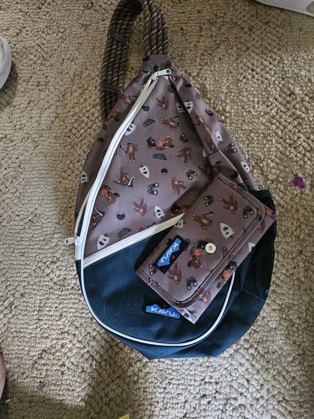 KAVU Rope Sling Bag Sasquatch Brown/Black Crossbody + Zip Wallet Pouch