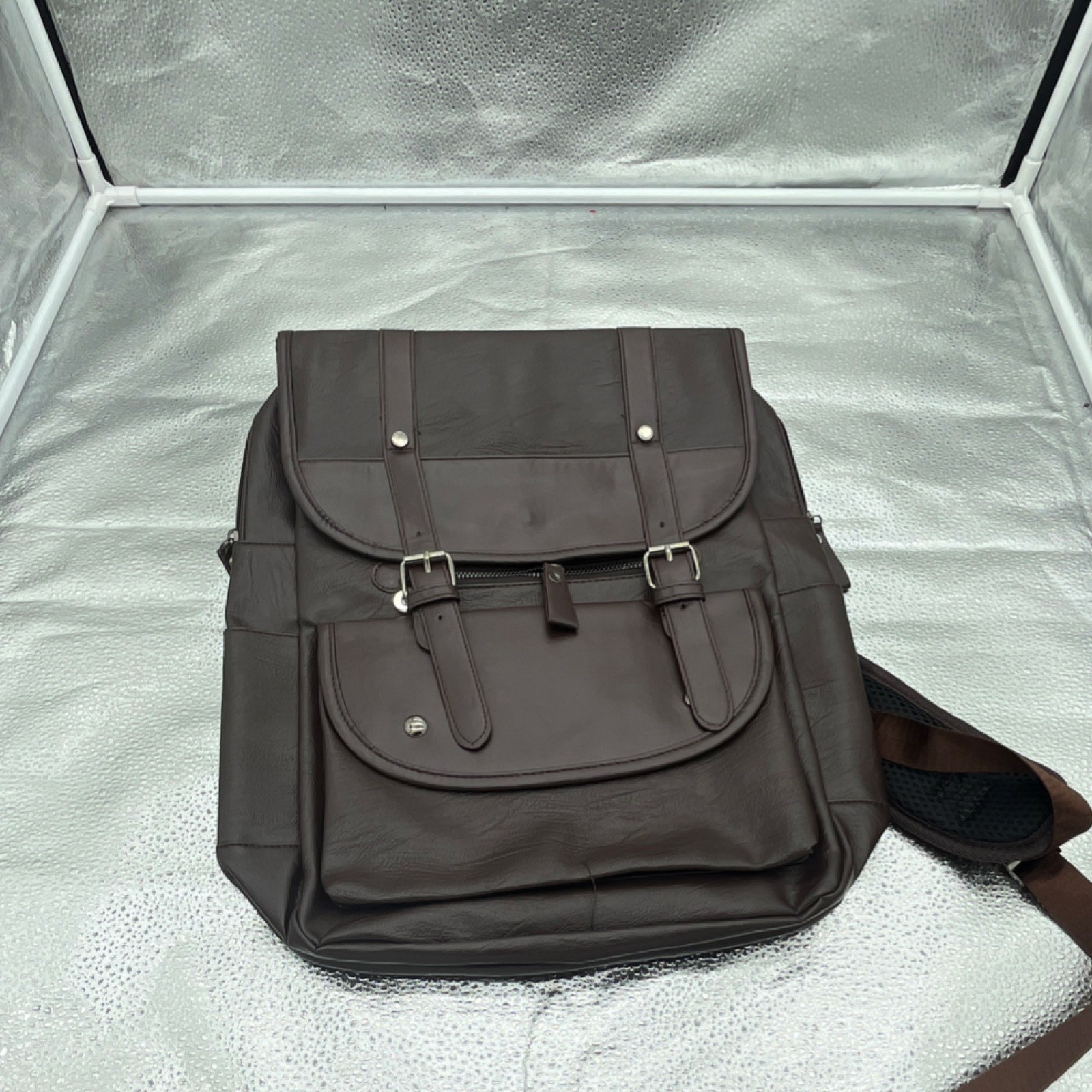 Brown Men’s Backpack with Buckle, Zip, and Snap Closure for Casual Travel