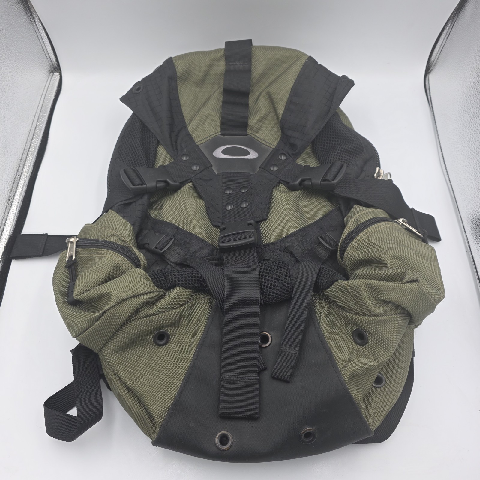 Vtg Y2K Oakley Icon Olive Green Tactical Backpack Rucksack Software Black Rare